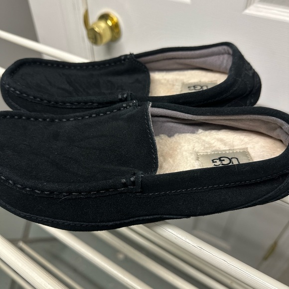 Unisex Ugg slippers - Picture 3 of 3